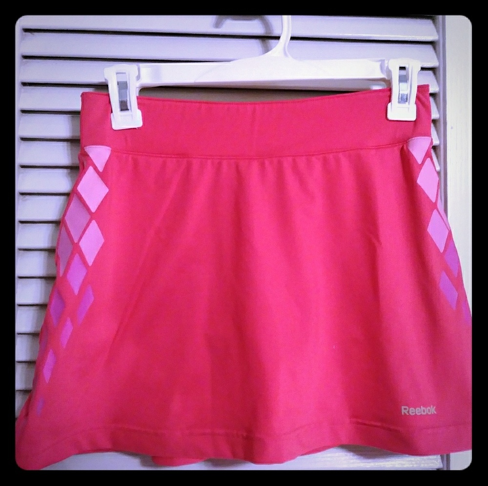 Ladies tennis skirt